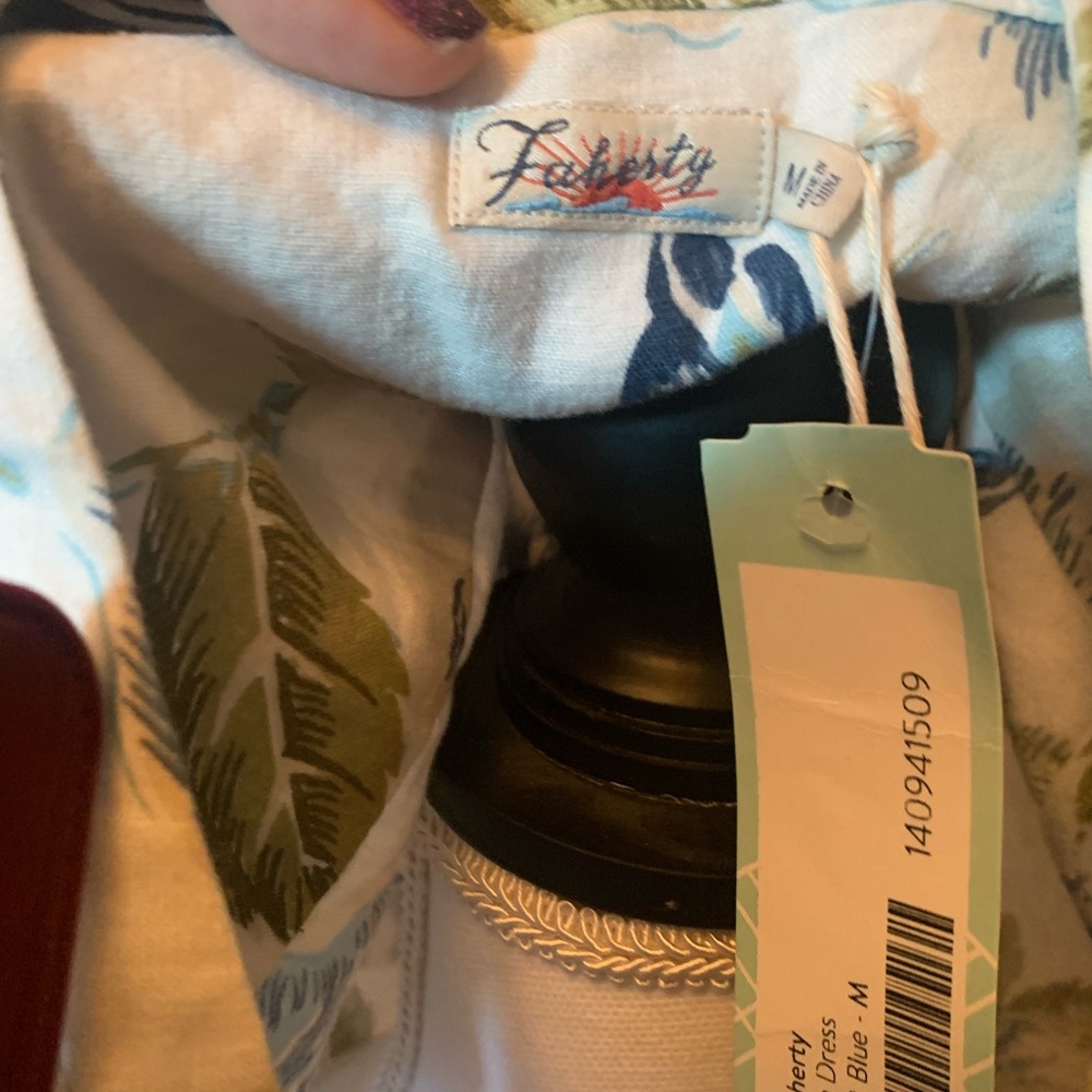 Faherty dress size med Hawaiian flowers